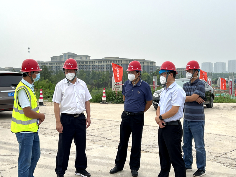 蚌埠市委常委、市委秘書長、懷遠(yuǎn)縣委書記王慶武到G206-03標(biāo)項(xiàng)目調(diào)研指導(dǎo)工作